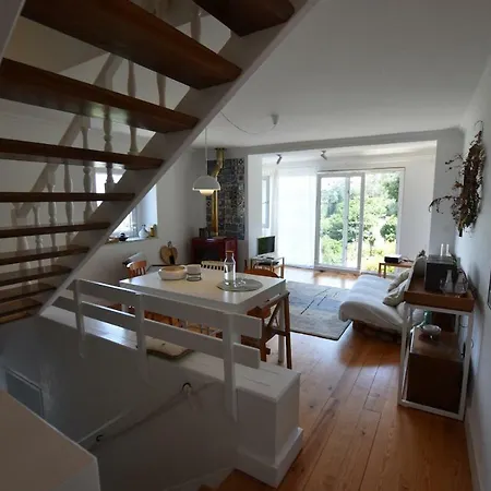 Sintra, Friendly 3 Bedroom On The Hillside Sintra