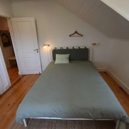 Sintra, Friendly 3 Bedroom On The Hillside * Sintra