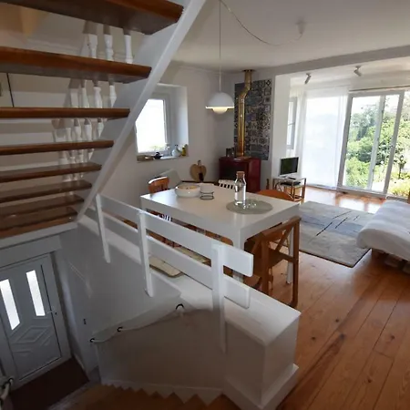 Sintra, Friendly 3 Bedroom On The Hillside