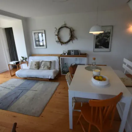 Sintra, Friendly 3 Bedroom On The Hillside Tatil Evi Sintra