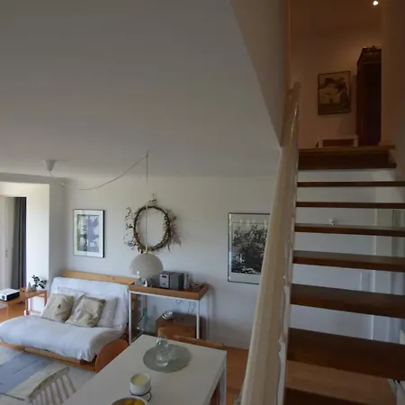 Sintra, Friendly 3 Bedroom On The Hillside