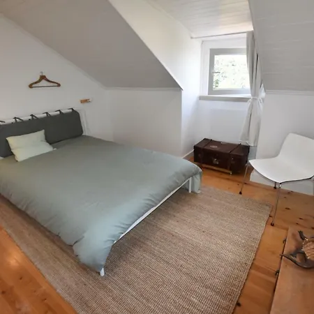Sintra, Friendly 3 Bedroom On The Hillside Tatil Evi *