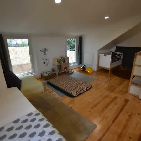 Sintra, Friendly 3 Bedroom On The Hillside * Sintra