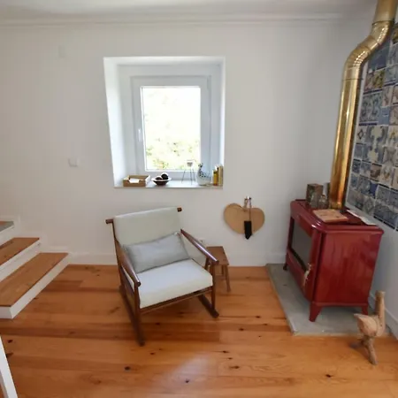 Sintra, Friendly 3 Bedroom On The Hillside * Sintra