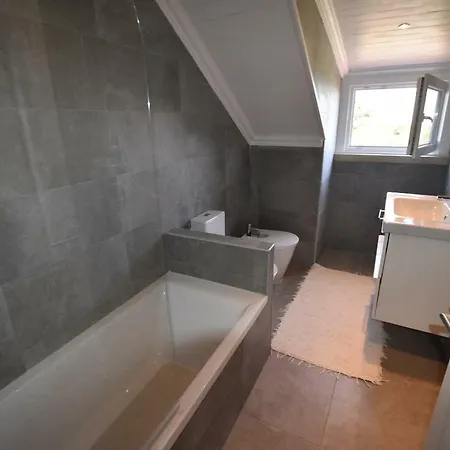 Tatil Evi Sintra, Friendly 3 Bedroom On The Hillside *