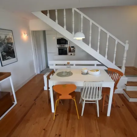 Sintra, Friendly 3 Bedroom On The Hillside * Sintra