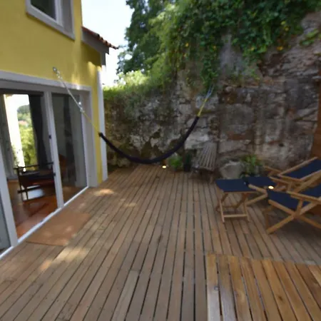 Sintra, Friendly 3 Bedroom On The Hillside Tatil Evi *