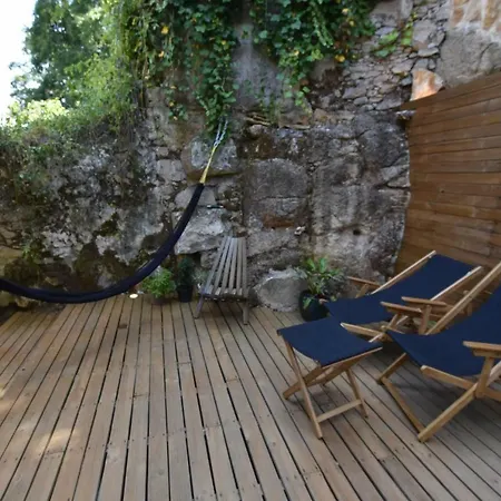 Sintra, Friendly 3 Bedroom On The Hillside Tatil Evi Sintra