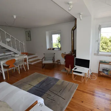 Sintra, Friendly 3 Bedroom On The Hillside Tatil Evi Sintra