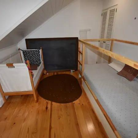 Sintra, Friendly 3 Bedroom On The Hillside * Sintra
