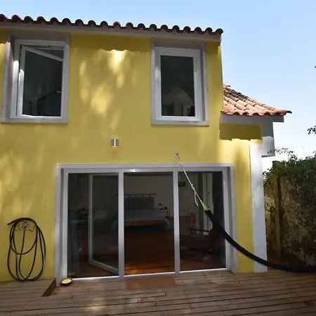 Sintra, Friendly 3 Bedroom On The Hillside *